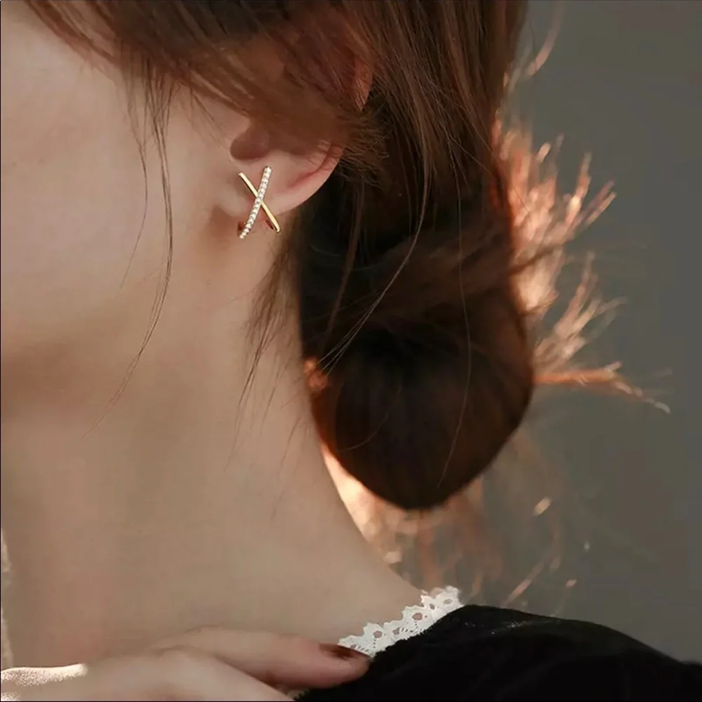 🌟Elegant Gold Plated Stud Earrings - Picture 4 of 4